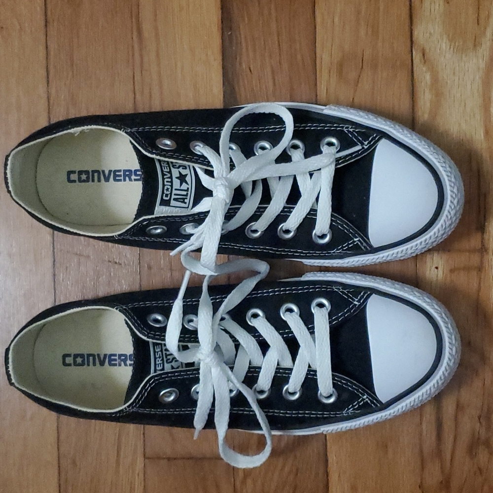 Like New Women's Converse size 7.5